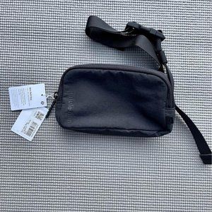 NWT LULULEMON MINI BELT BAG Black OS